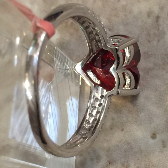 Garnet Red Heart Sterling Silver Ring - Picture 5 of 8